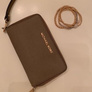 Michael Kors wristlet wallet